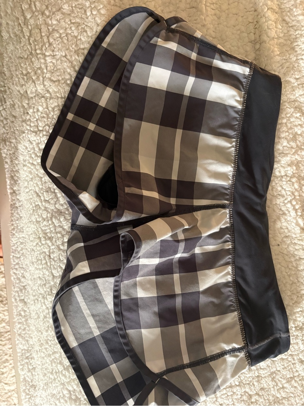 lululemon athletica Black Activewear shorts with pocket and liner. Size 6